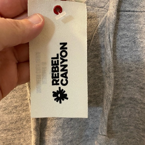 Rebel Canyon light grey short sleeve sweatshirt hoodie, size medium. New - Picture 3 of 4
